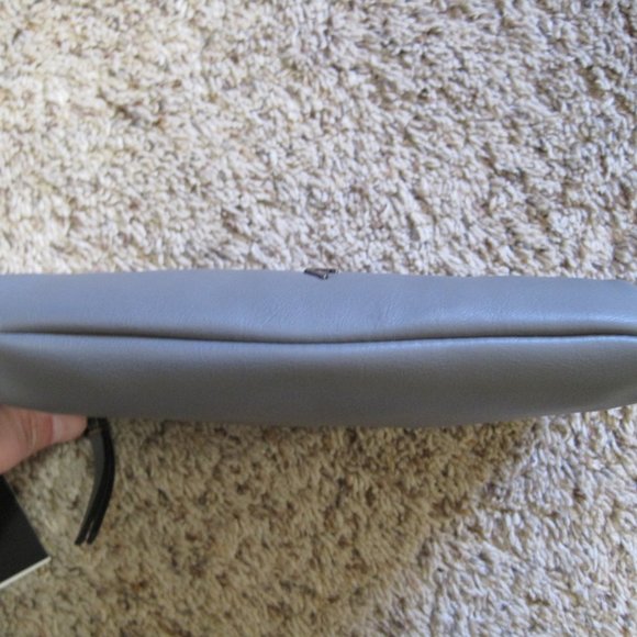 NWT Simply Vera Vera Wang gray wristlet - Picture 7 of 13